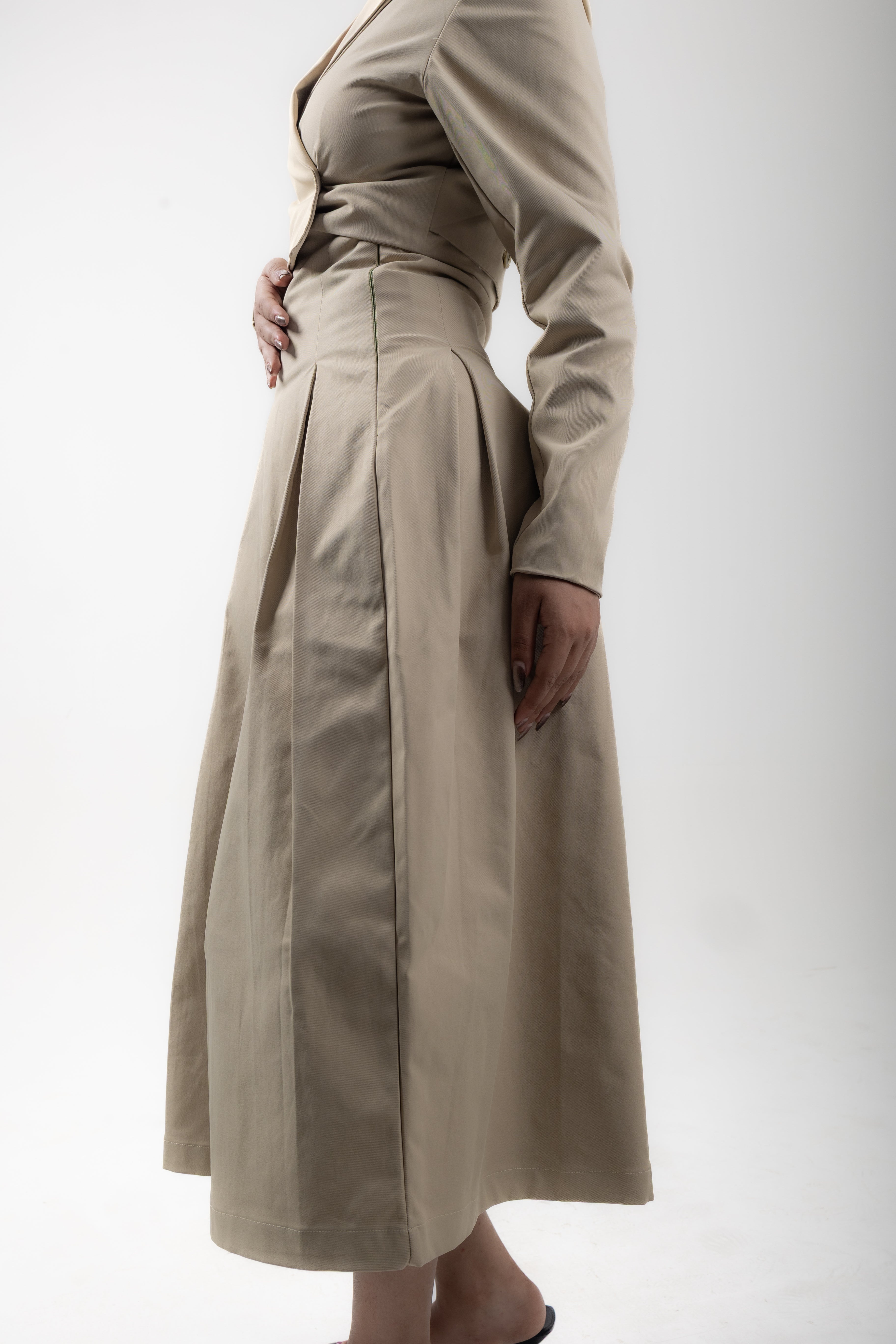 BOX PLEATS SKIRT - BEIGE